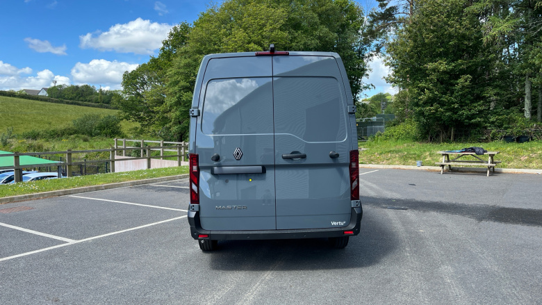 Renault Master Mwb Diesel Fwd MM35 Blue dCi 150 Advance Medium Roof Van